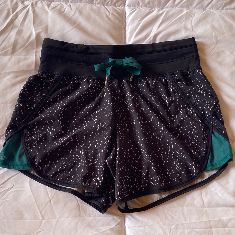 Lululemon Black and Teal Women's Running Shorts